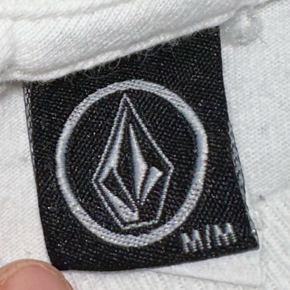 Men’s Volcom tee - Picture 3 of 3
